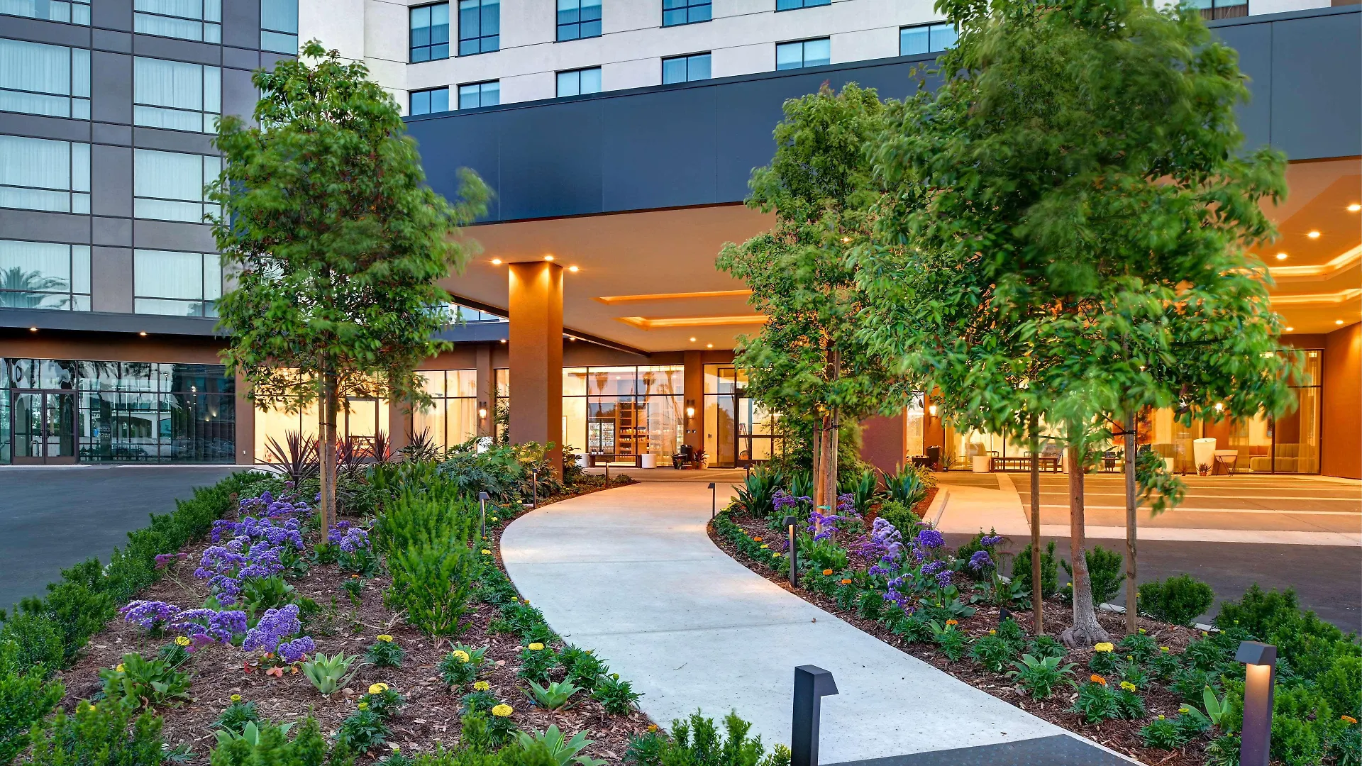 Hotel Home2 Suites By Hilton Anaheim Resort