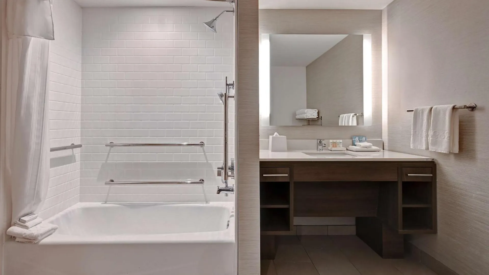Home2 Suites By Hilton Anaheim Resort 3*,